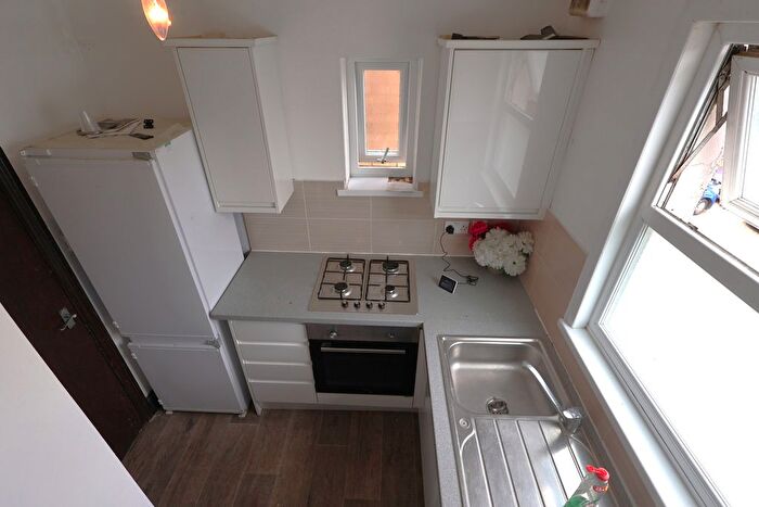 2 Bedroom Flat To Rent In Springfield Road, London, E6