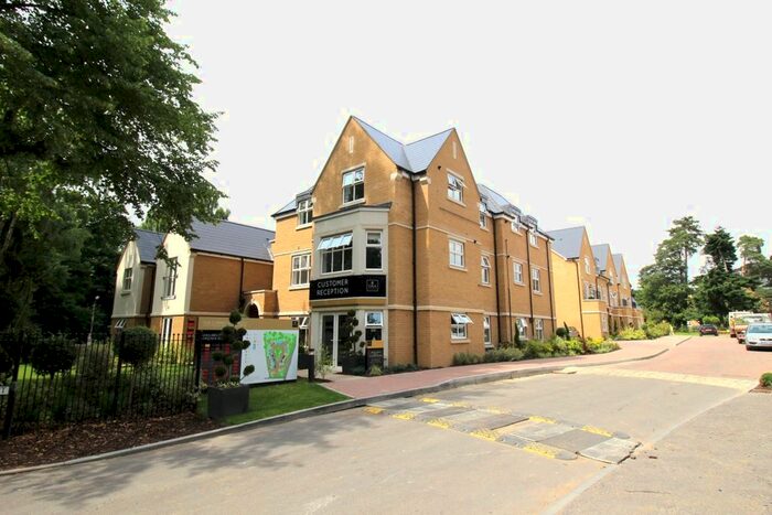 2 Bedroom Flat To Rent In Chambord House, Queenswood Crescen, Englefield Green, Egham, TW20
