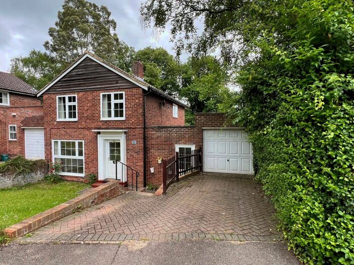 3 Bedroom Detached House To Rent In Pentley Park, Welwyn Garden City, AL8