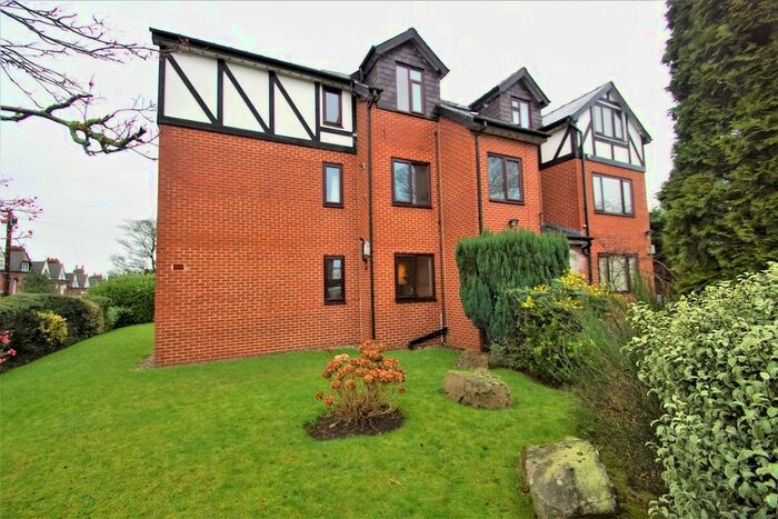 2 Bedroom Flat To Rent In Hollyshaw Lane, Halton, Leeds LS15