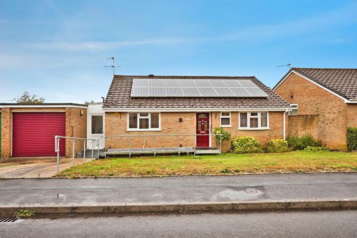 3 Bedroom Detached Bungalow For Sale In Park View, Crewkerne, TA18