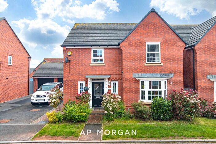 4 Bedroom Detached House For Sale In Saxifrage Close, Bromsgrove, Worcestershire, B61