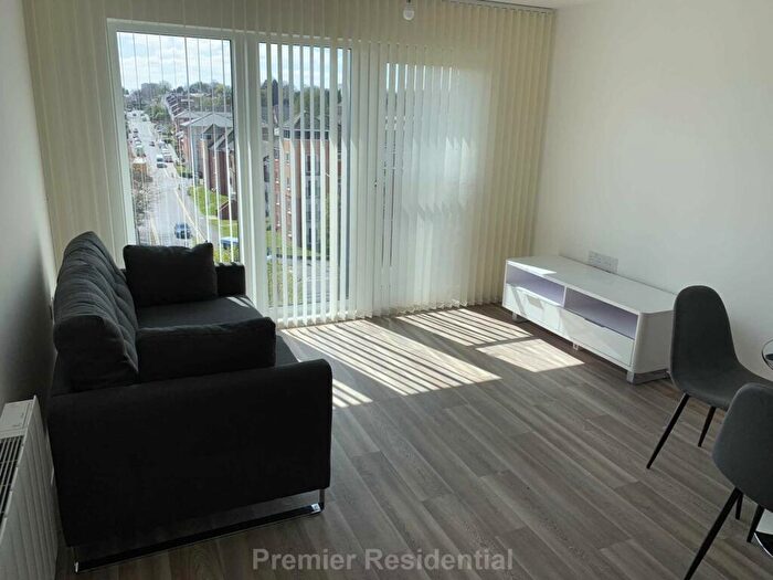 2 Bedroom Apartment To Rent In Washington Apartments, Lexington Gardens, Birmingham, B15