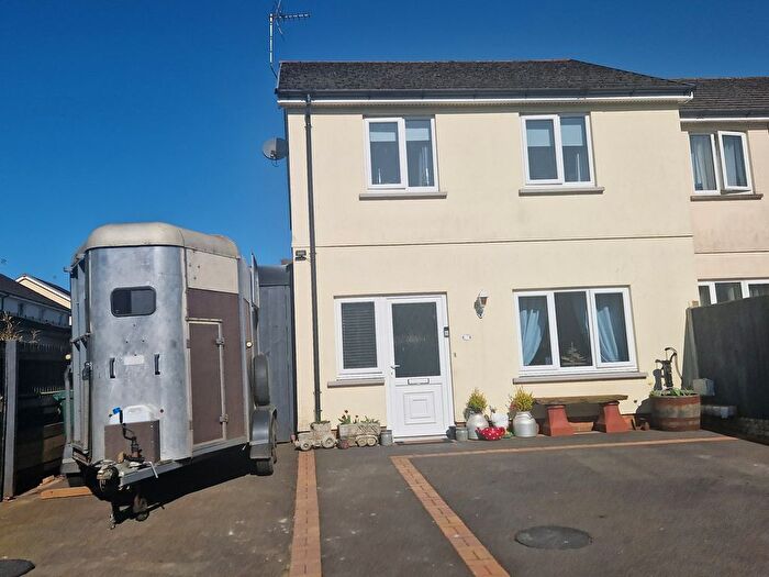 3 Bedroom Terraced House For Sale In Ffynnon Y Waun, Ponthenry, Llanelli, SA15