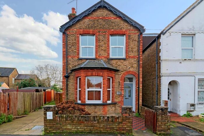 4 Bedroom End Of Terrace House To Rent In Cromwell Road, Feltham, TW13