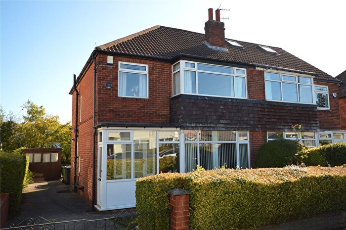 3 Bedroom Semi-detached House For Sale In Gainsborough Avenue, Leeds, West Yorkshire, LS16