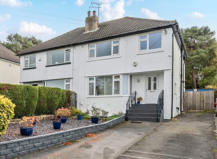 4 Bedroom Semi-Detached House For Sale In Hillcrest Rise, Leeds, West Yorkshire, LS16