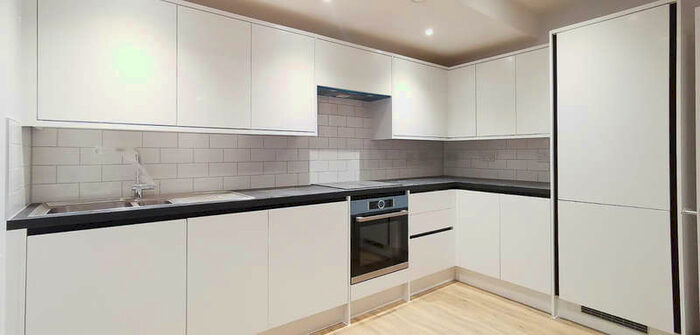 2 Bedroom Flat To Rent In Tapster Street, Barnet EN5