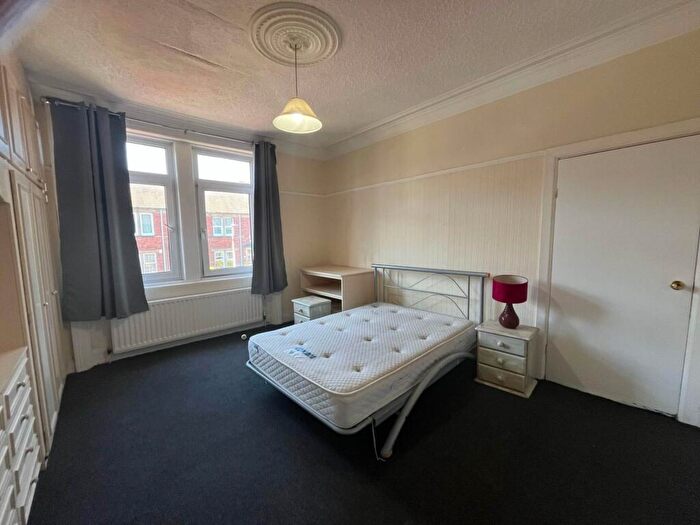 2 Bedroom Flat To Rent In Camborne Grove, Gateshead, NE8