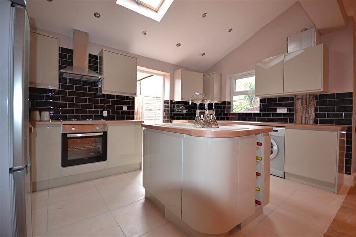 4 Bedroom End Of Terrace House To Rent In Renness Road, London, E17