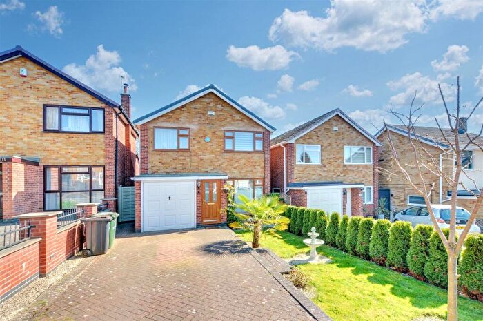 3 Bedroom Detached House For Sale In Marshall Hill Drive, Nottingham, NG3