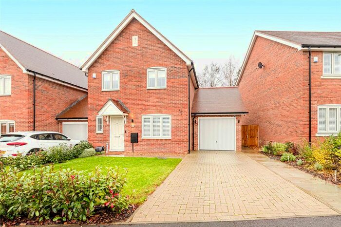3 Bedroom Link Detached House For Sale In St. Legers Way, Riseley, Reading, Hampshire, RG7