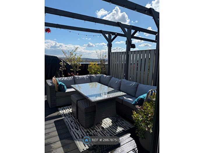 2 Bedroom Flat To Rent In Blackburn Road, Bolton, BL1