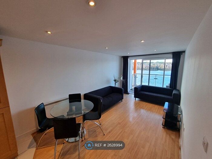 2 Bedroom Flat To Rent In Watersmeet, St. Marys Island, Chatham, ME4