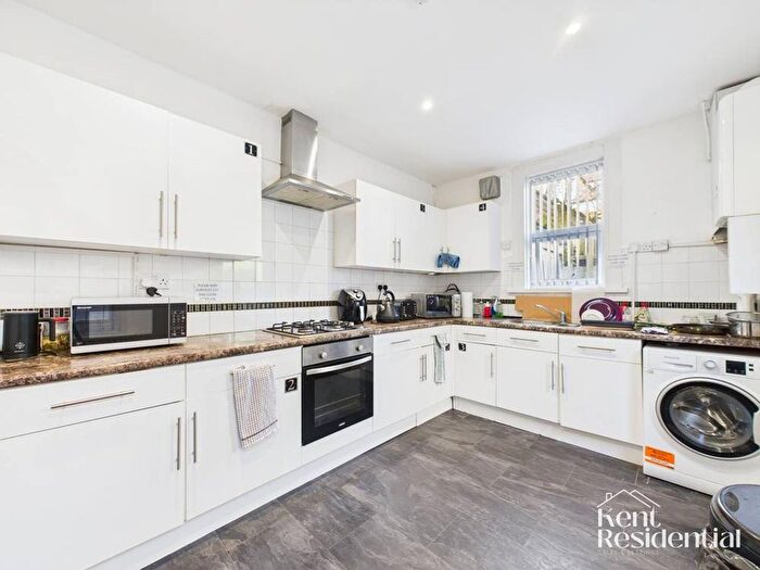 Property To Rent In Room, Rochester Street, ME4