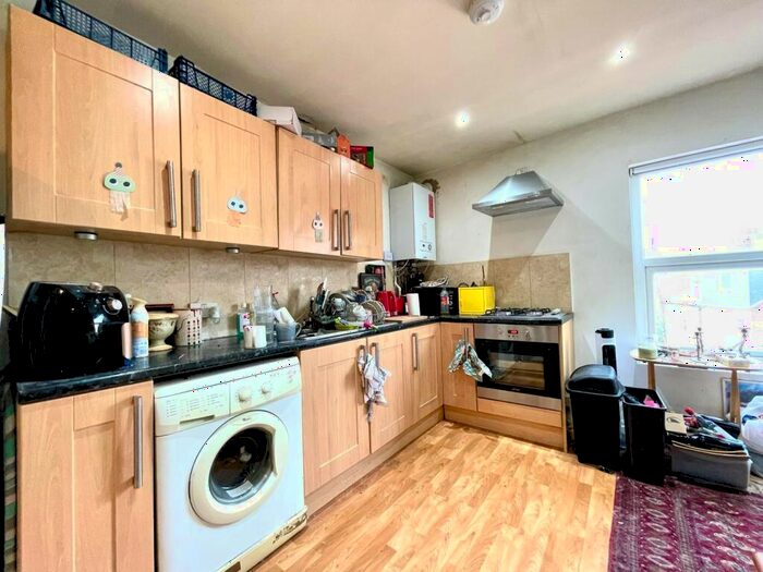 2 Bedroom Flat To Rent In Wilbraham Road, Chorlton, M21