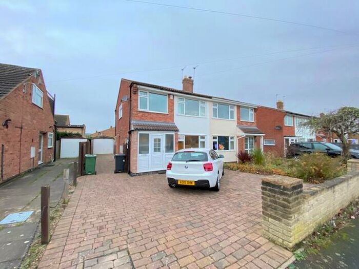 3 Bedroom Semi-Detached House To Rent In Tiverton Road, Loughborough, LE11