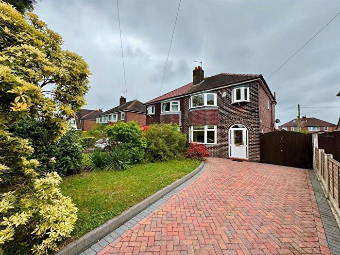 3 Bedroom Semi-Detached House To Rent In Manor Avenue, Sale, M33