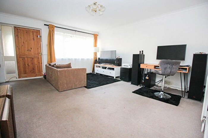 3 Bedroom End Of Terrace House For Sale In Edelvale Road, Bitterne, SO18