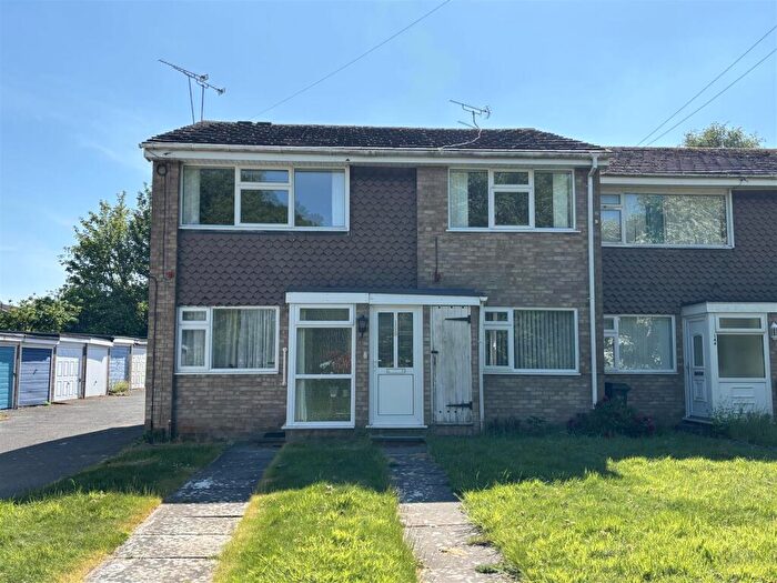 2 Bedroom Maisonette To Rent In Bridgeacre Gardens, Binley, Coventry, CV3