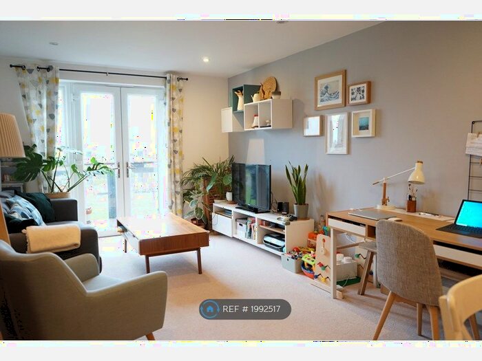 2 Bedroom Flat To Rent In Verona House, Mitcham, CR4