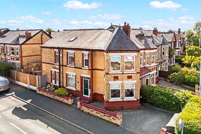 3 Bedroom Semi-Detached House For Sale In Woodville Grove, Reddish, Stockport, SK5