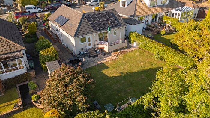 3 Bedroom Bungalow For Sale In Hazel Walk, Bradford, BD9