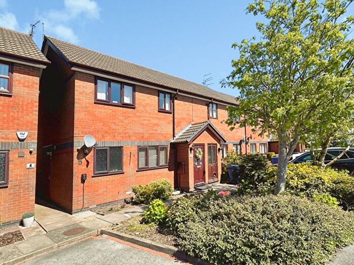 1 Bedroom Flat For Sale In Crofters Court, Newcastle Under Lyme, Staffordshire, ST5