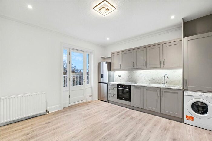 2 Bedroom Apartment To Rent In Nightingale Lane, London, SW12
