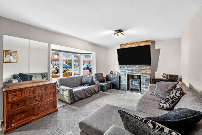 5 Bedroom Semi Detached House For Sale In Tudor Drive, Morden, SM4