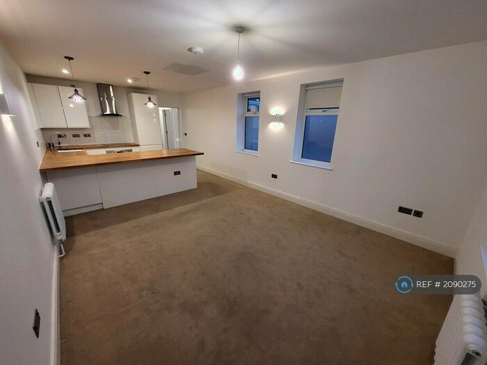 3 Bedroom Maisonette To Rent In Grafton Road, New Malden, KT3