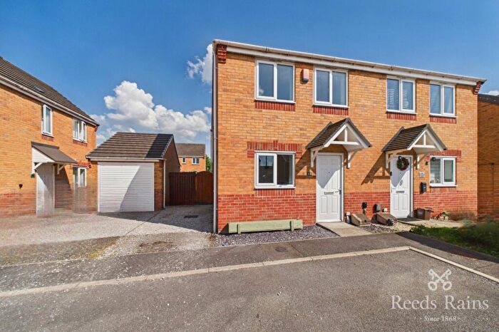 3 Bedroom Semi-Detached House For Sale In Croft House Way, Bolsover, Chesterfield, Derbyshire, S44