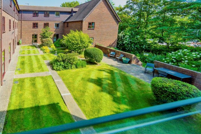 2 Bedroom Retirement Property To Rent In **first Month's Rent Half Price** Crittenden Lodge, West Wickham, BR4