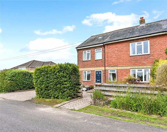 4 Bedroom Semi-Detached House For Sale In Thompsons Lane, Denmead, Hampshire, PO7