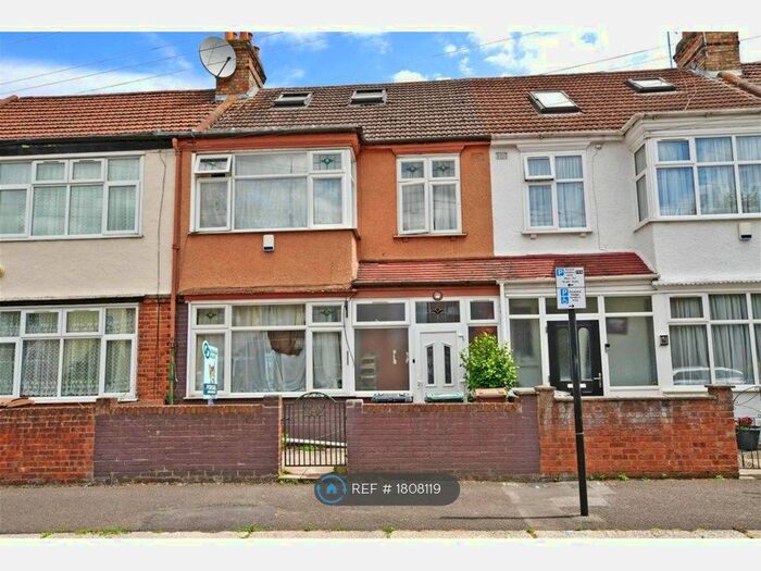 4 Bedroom Terraced House To Rent In Garner Road, London, E17