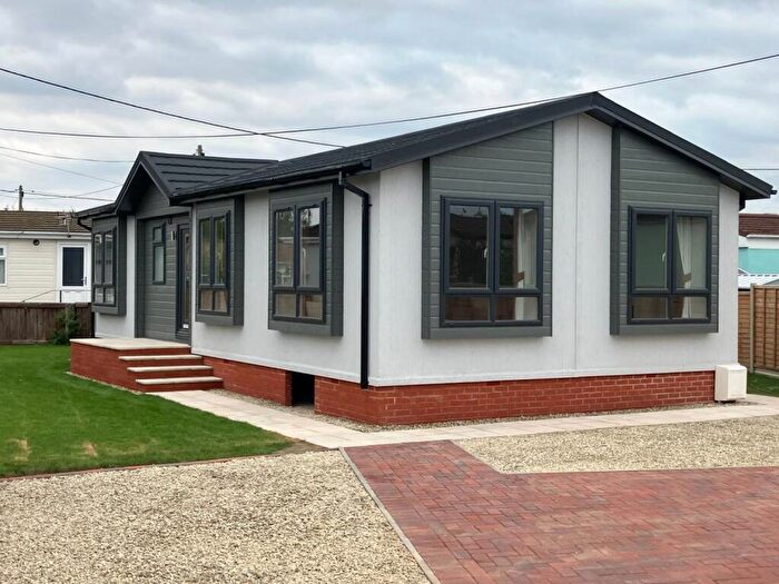 2 Bedroom Park Home For Sale In Staverton, Cheltenham, GL51