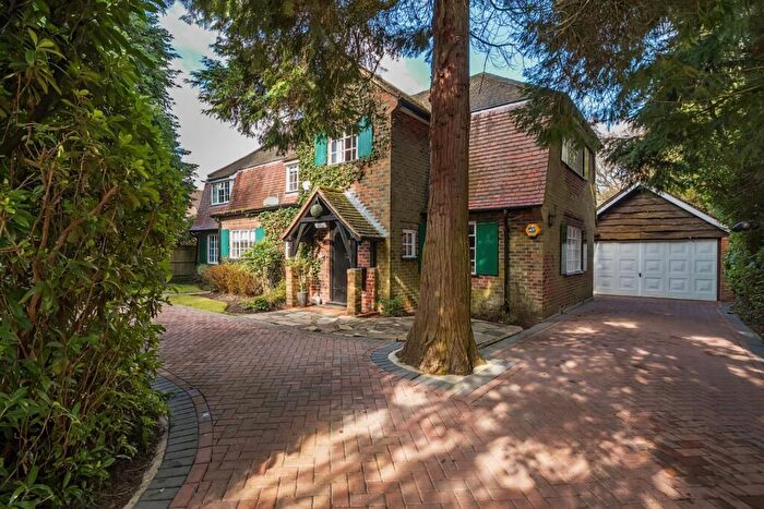4 Bedroom House For Sale In The Ridgeway, Brookwood, Woking, Surrey, GU24