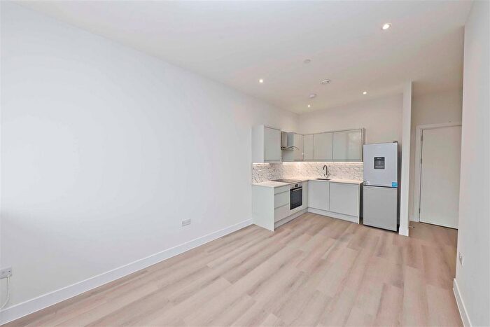 1 Bedroom Flat To Rent In High Street, Cowley, Uxbridge, UB8