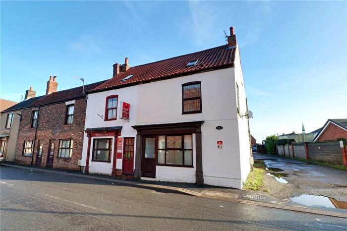 3 Bedroom Semi-Detached House For Sale In High Street, Crowle, DN17