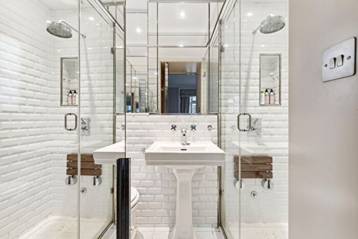 2 Bedroom Flat For Sale In Chesterfield House, Chesterfield Gardens, W1J
