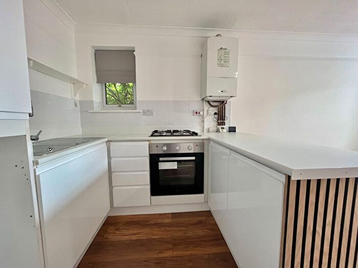 1 Bedroom Flat To Rent In Portland Avenue, Sittingbourne, Kent, ME10
