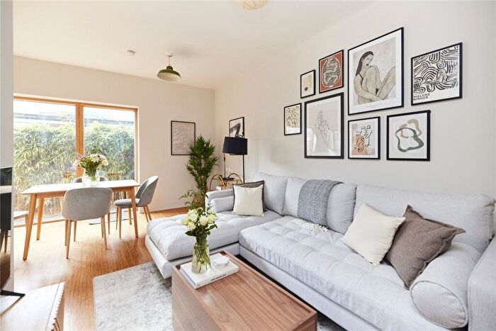 1 Bedroom Apartment To Rent In Peckham Hill Street, London, SE15