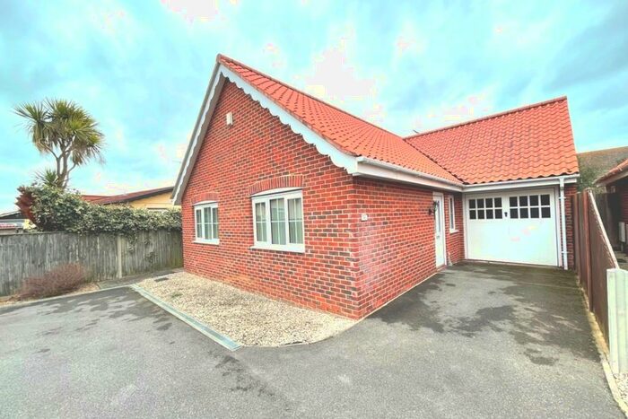 3 Bedroom Detached Bungalow To Rent In Lumsden Close, Great Yarmouth, Norfolk, NR31