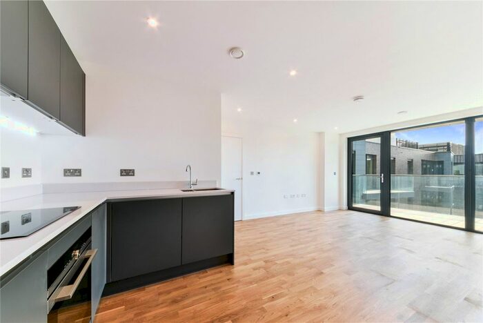 1 Bedroom Flat To Rent In Hawthorne Crescent, London, SE10