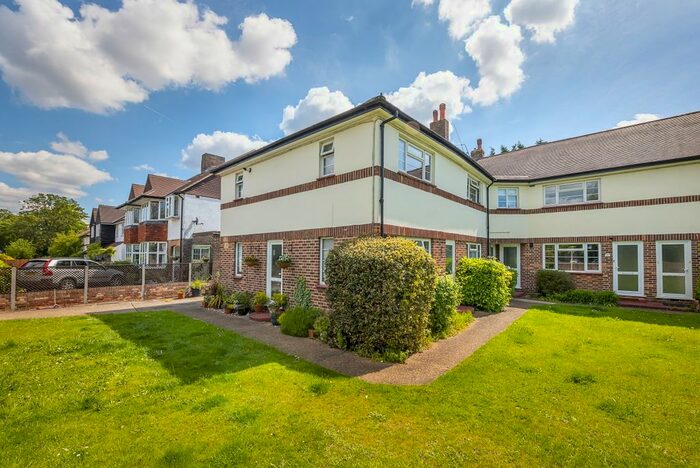 2 Bedroom Maisonette To Rent In Hampton Road, Twickenham TW2