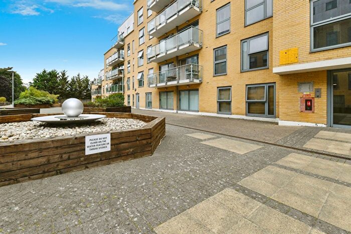 2 Bedroom Flat For Sale In Woolners Way, Stevenage, Hertfordshire, SG1