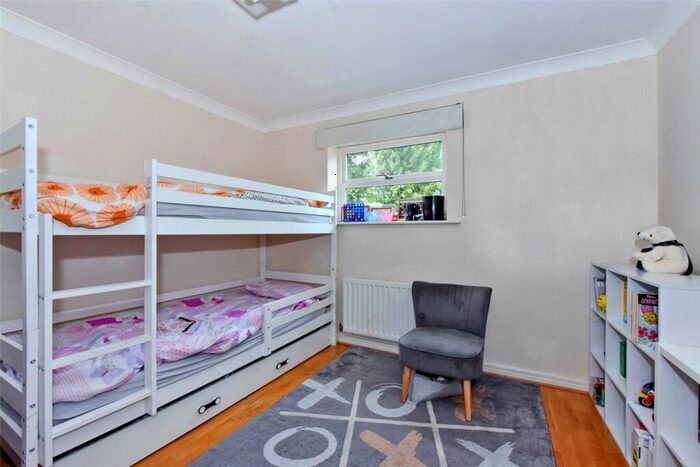 5 Bedroom Link Detached House For Sale In Pendenza, Cobham, Surrey, KT11