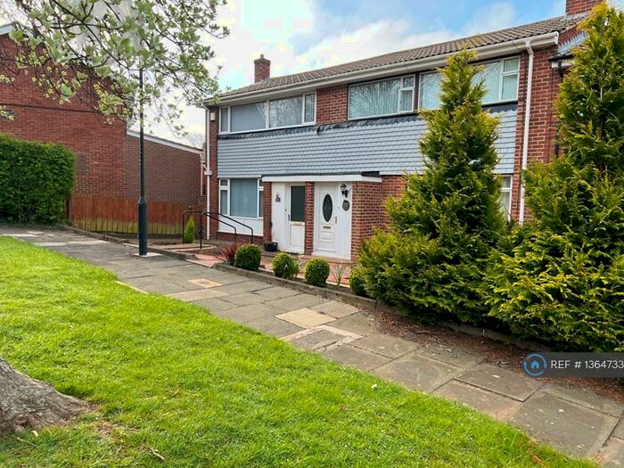 3 Bedroom End Of Terrace House To Rent In Hillhead Parkway, Newcastle Upon Tyne, NE5