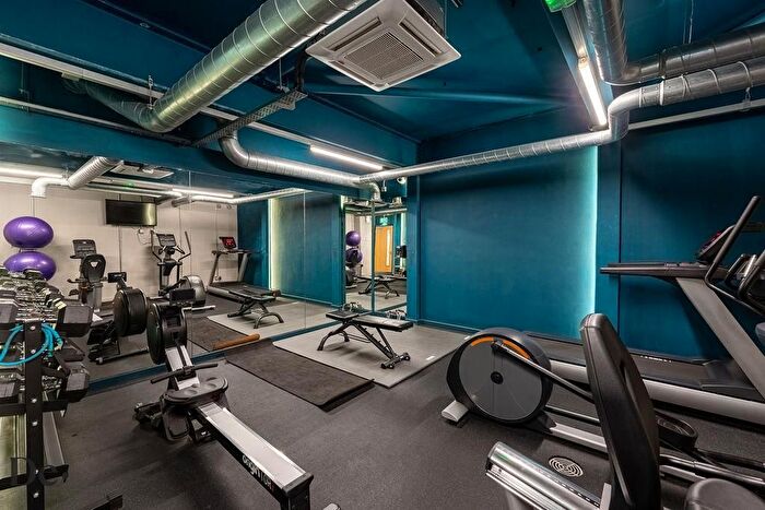 Studio To Rent In Longview Terrace, Histon Road, Cambridge, CB4
