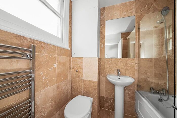 2 Bedroom Flat For Sale In Honor Oak Park, Forest Hill, SE23